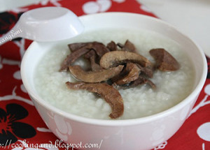 Cháo bầu dục nóng hổi