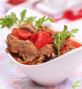 Bò hầm cà chua