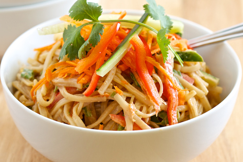 Nộm mỳ sốt vừng